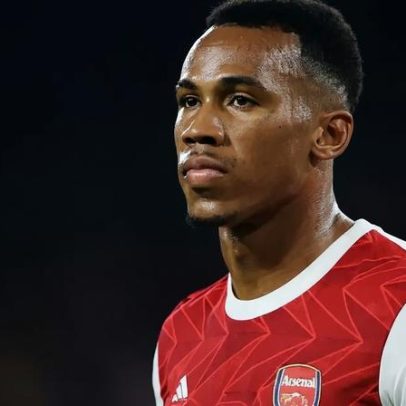 Torcedores do Arsenal surpreendem Gabriel Magalhães após pênalti perdido