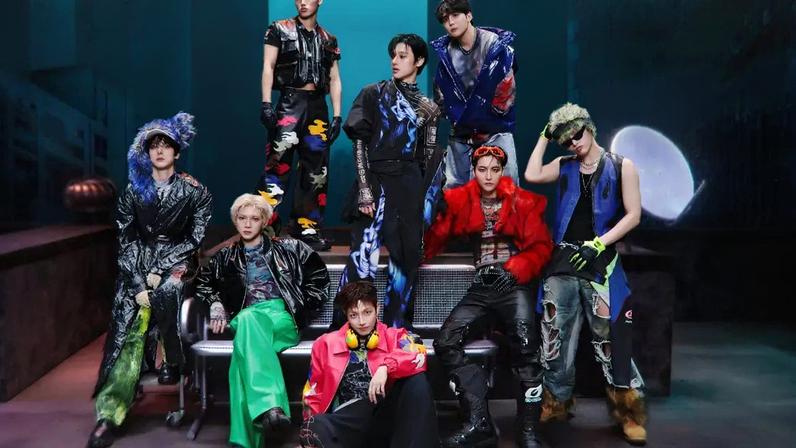 (Foto: Twitter @ATEEZofficial)
