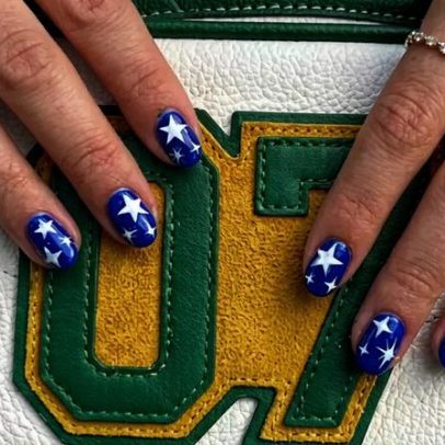 Seis designs de unhas com estrelas para torcer pelo hexa na Copa 2026