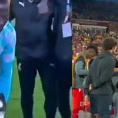 Seleções rezam em campo durante a Copa do Mundo