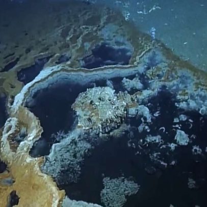 Pesquisadores encontram lago tóxico no fundo do oceano
