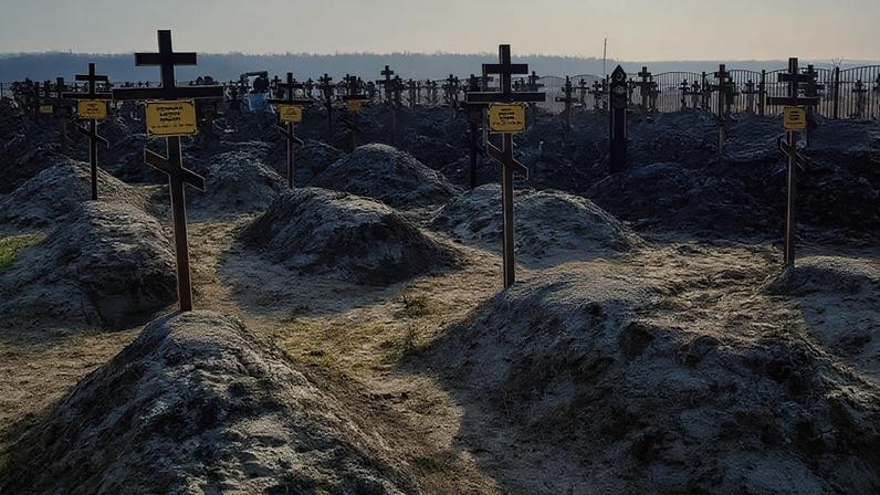 Sepulturas de vítimas da guerra, em Krasnodar, no sul da Rússia