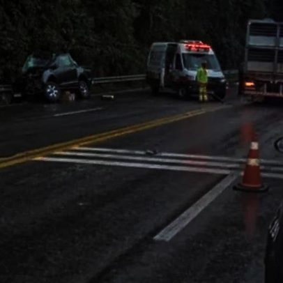 Duas pessoas morrem em colisão frontal entre caminhonete e ônibus na BR-386