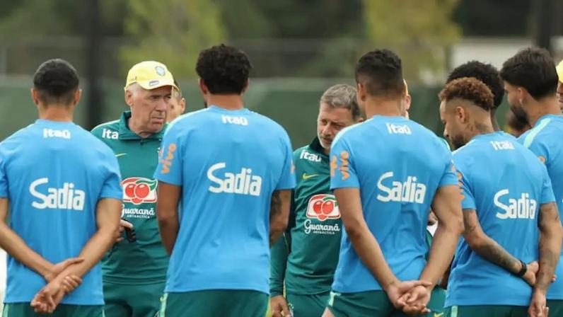 WS EUA 22/06/2026 - WORlD CUP / COPA DO MUNDO 2026 - ESPORTES - TREINO SELEÇÃO BRASILEIRA. Na foto tecnico Carlo Ancelotti durante seleção brasileira que treina no Columbia Park, centro de treinamento do New York Red Bulls, nesta manhã segunda (22). O Brasil joga dia 24 de junho, em Miami contra a Escócia pela terceira e última rodada da fase de grupos da Copa do Mundo de 2026. FOTO:Werther Santana/Estadão