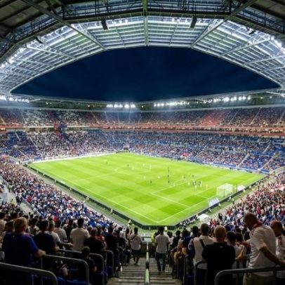 Arena francesa com 59 mil lugares e teto translúcido vira fortaleza do Lyon