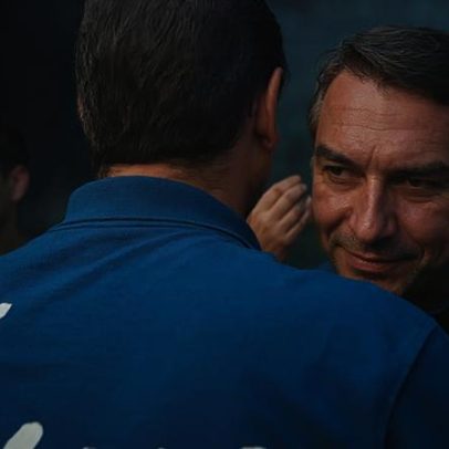 Flávio Bolsonaro participa da Marcha para Jesus e cita guerra espiritual