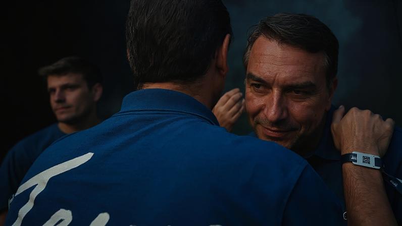 Flávio Bolsonaro e Tarcísio de Freitas na 34ª edição da Marcha para Jesus, em São Paulo