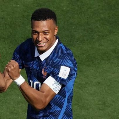 Mbappé celebra vitória na estreia da França e contorna críticas ao seu jogo