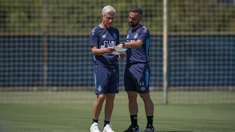 Elenco treina no CT Luiz Carvalho, e diretoria agenda amistosos para preparação –