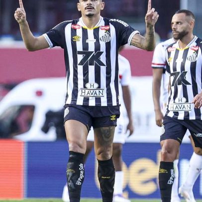 Santos define o futuro de Tiquinho Soares