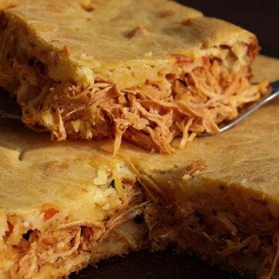 Torta dourada por fora, cremosa por dentro, perfeita para dias frios
