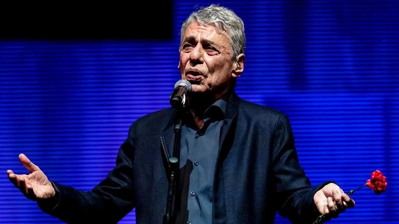 Chico Buarque completa 82 anos com uma obra que atravessa gerações; relembre sua trajetória e legado para a cultura brasileira