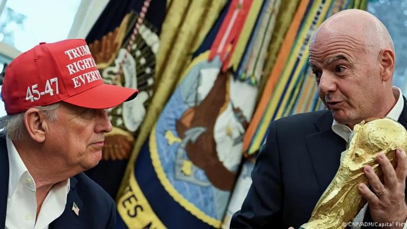 "O troféu da Copa do Mundo é para os vencedores; é por isso que você pode segurá-lo", disse o presidente da Fifa, Gianni Infantino, a Donald Trump