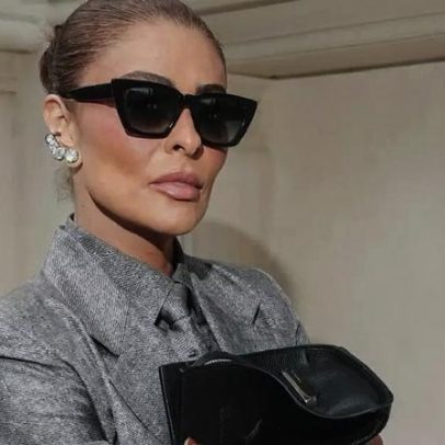 Juliana Paes exibe elegância da moda agênero com look cinza e gravata
