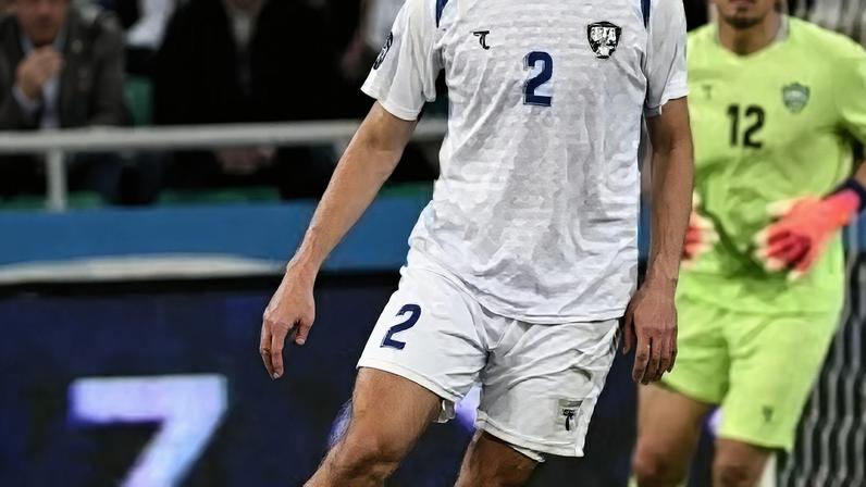 Khusanov é o principal jogador de Uzbequistão.