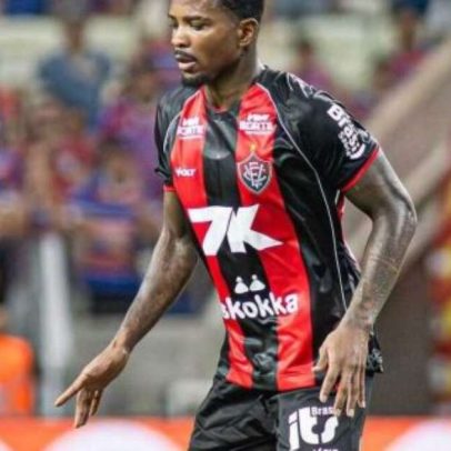 Cacá celebra momento no Vitória e foca decisão da Copa do Nordeste