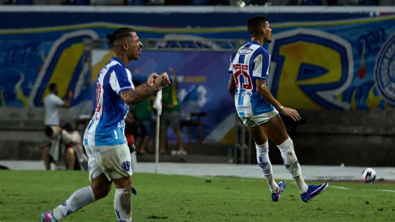 Kleiton marca pro Papão e põe fogo no jogo –