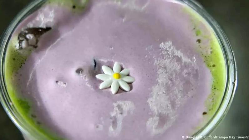 O ube ganhou espaço em produtos ao redor do mundo, como esta bebida de matcha com ube