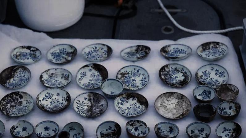 Naufrágio de 275 anos revela porcelanas chinesas intactas no mar da Noruega
