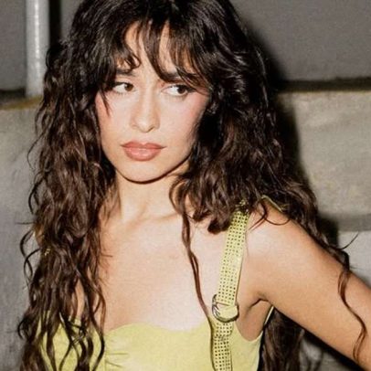 Camila Cabello grava em estúdio com vencedor de 12 Grammys Latinos