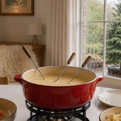 Fondue: prato que tornou o inverno uma celebração