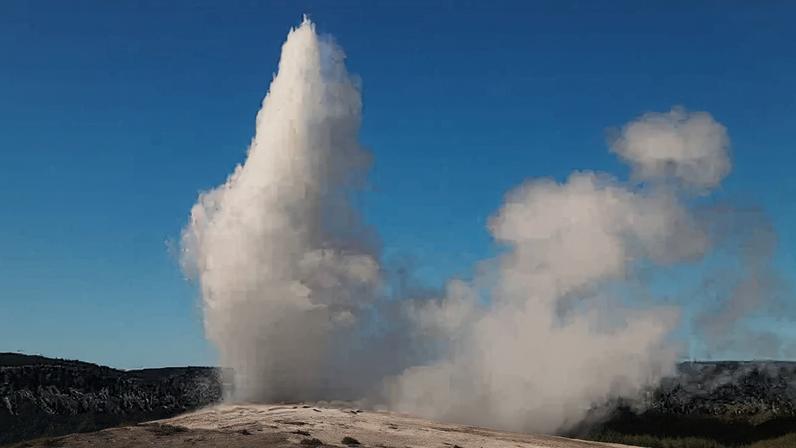 Géiser Old Faithful, de Yellowstone, inspirou o Parque do Zé Colmeia