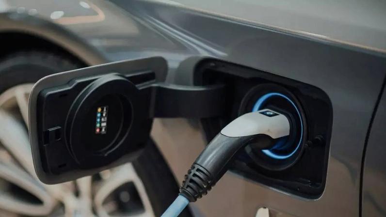 China enfrenta desafios com rápida evolução dos carros elétricos