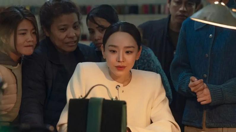 Sou especialista em doramas e recomendo essa maravilhosa série da Netflix: tem apenas 8 episódios e é baseada em um fato real.