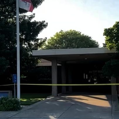 Dois mortos e uma criança ferida em tiroteio numa biblioteca no norte da Califórnia