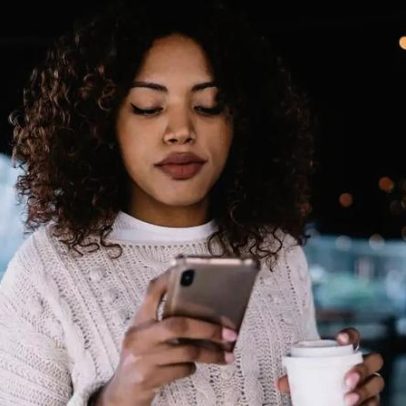 Por que demora para responder mesmo online: explicação psicológica