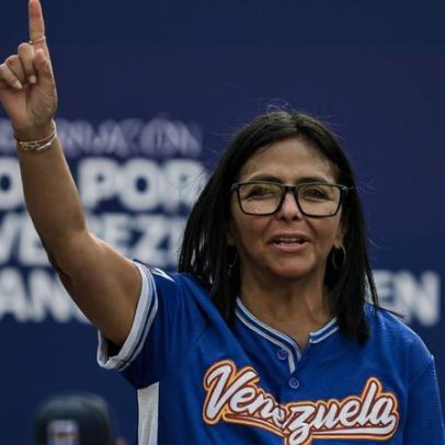 Delcy Rodríguez faz campanha antes de Venezuela convocar eleições