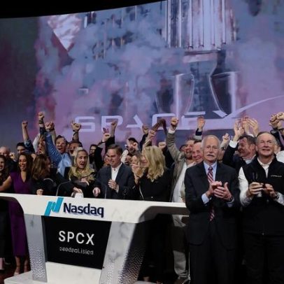 Abertura da SpaceX a US$150 faz Musk ser o primeiro trilionário do mundo