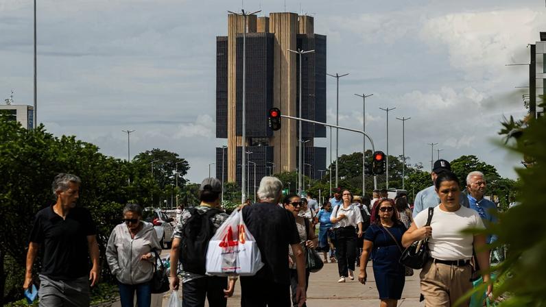“The recent rise in rates may present an attractive opportunity to bet on Brazil rates. However, we are still monitoring the development of key events, such as the US-Iran conflict and Brazil’s upcoming election”.