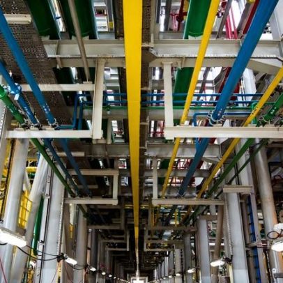 Futuros de ações dos EUA caem com recuo de tecnologia atingindo Ásia