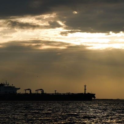 Exportações de petróleo dos Emirados chegam a 85% dos níveis pré-guerra, diz IEA
