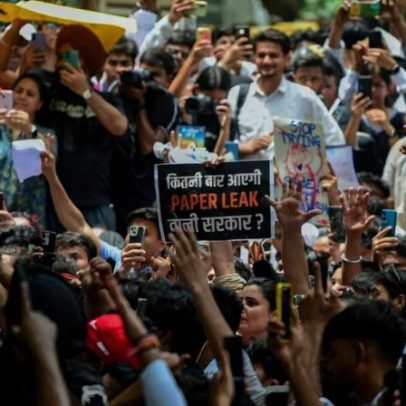 Três adolescentes revelam falhas em exames que provocam embate político com Modi