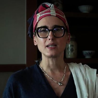 Paola Carosella ensina sopa de cebola com limão e cachaça para dias frios