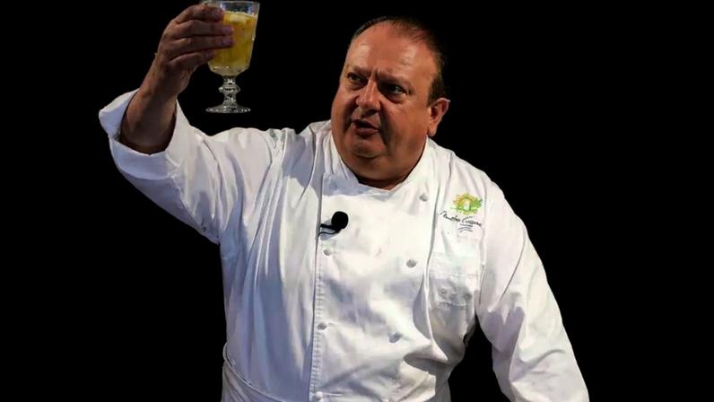 O tradicional quentão de festa junina feito por Jacquin: com canela e laranja, essa receita do jurado do 'MasterChef Brasil' é perfeita para esquentar em dias frios.