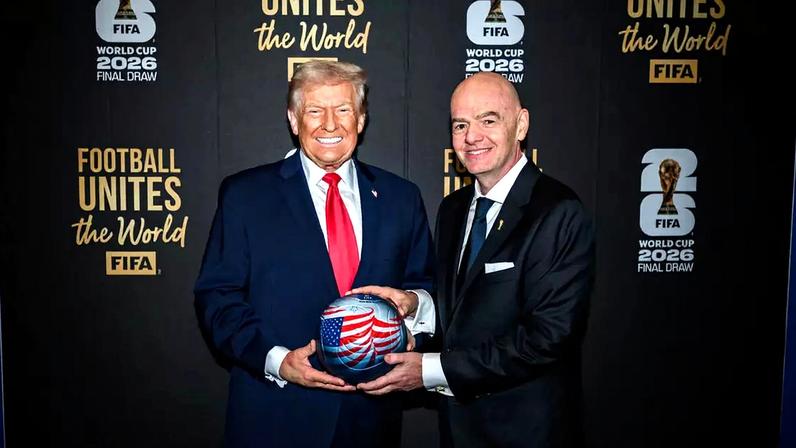 Trump e Infantino demonstram muito entrosamento durante a Copa nos EUA – Official White House Photo by Daniel Torok