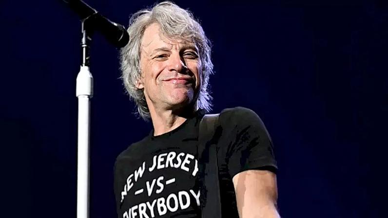 Jon Bon Jovi prepara retorno aos palcos após cirurgia delicada