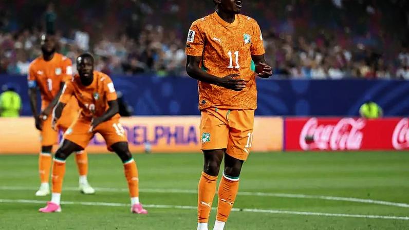 Yan Diomande durante a vitória da Costa do Marfim sobre o Equador –