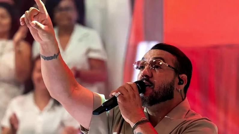 Belo condenado na Justiça: nova reviravolta faz cantor ter que pagar indenização por faltar a show em SP.