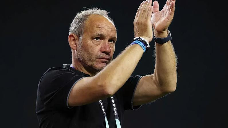 Haiti, do técnico Sebastian Migne, estreou na Copa do Mundo com derrota por 1 a 0 para a Escócia –