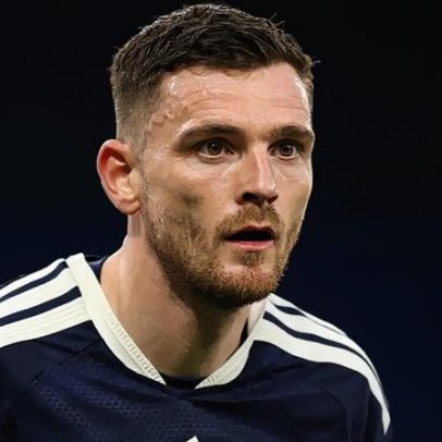 Tottenham anuncia Robertson, ex-Liverpool, para a próxima temporada