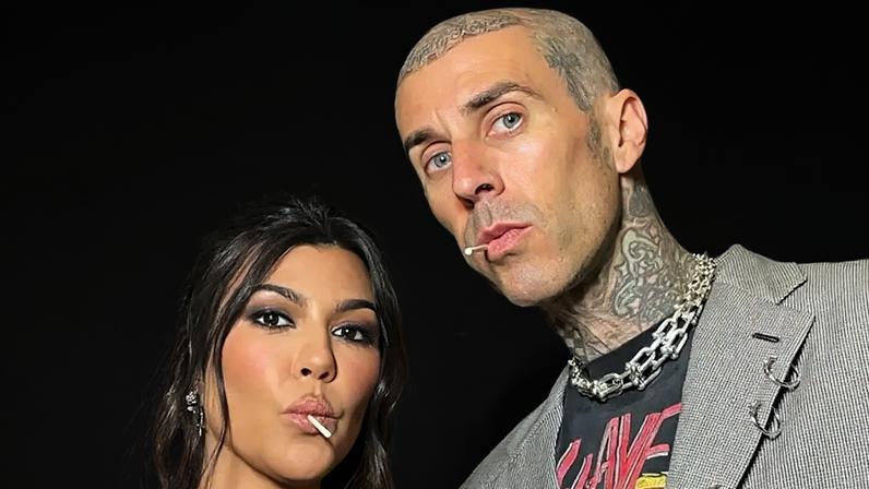 Kourtney Kardashian e Travis Barker sofreram aborto espontâneo, diz site
