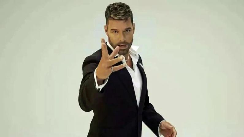 Ricky Martin enfrenta processo 'interminável' por música para Copa que é reiniciado nos EUA