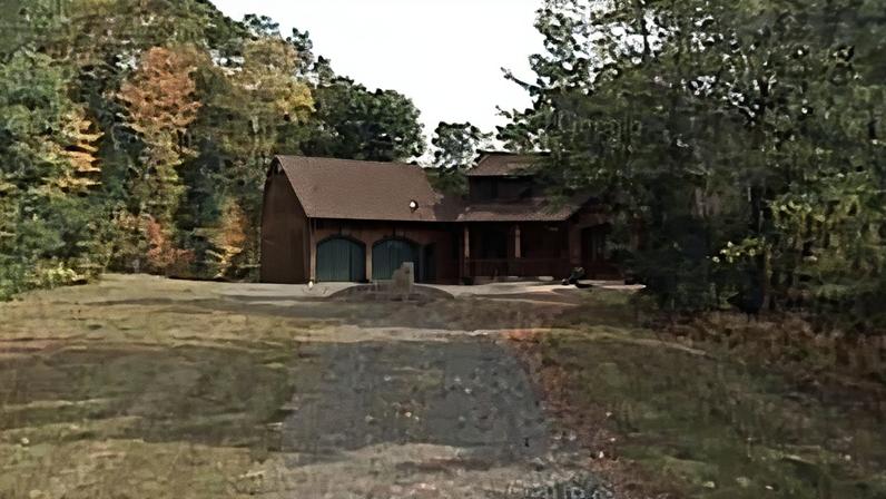 Nova casa de Connecticut comprada em leilão revela restos de três pessoas