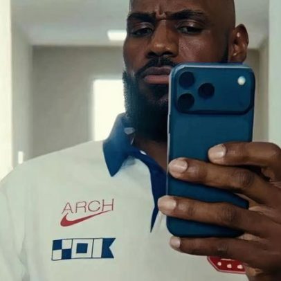 LeBron James aparece com a camisa dos EUA antes da Copa
