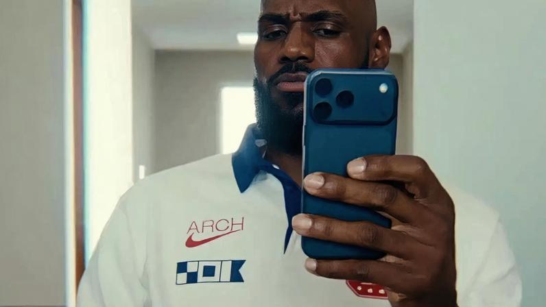 LeBron James demonstrou apoio à seleção norte-americana de futebol –