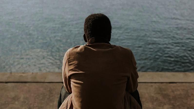 A psicologia diz que as pessoas que falam sozinhas em voz alta não são estranhas: elas estão apenas controlando a ansiedade.